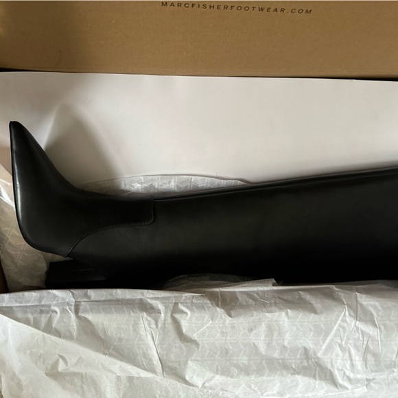BLACK BOOTS *NEVER WORN* - Picture 2 of 10